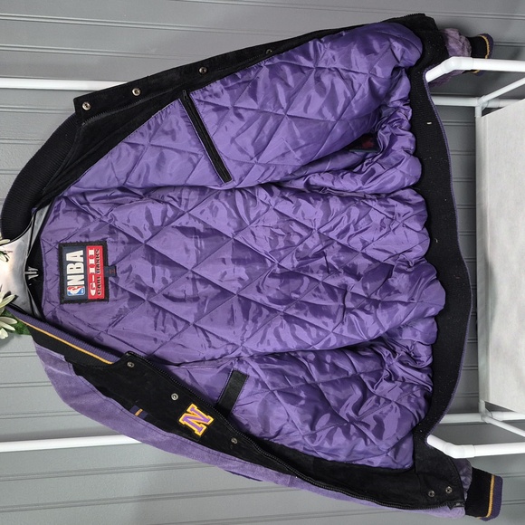 Los Angeles Lakers Jacket - Picture 5 of 16